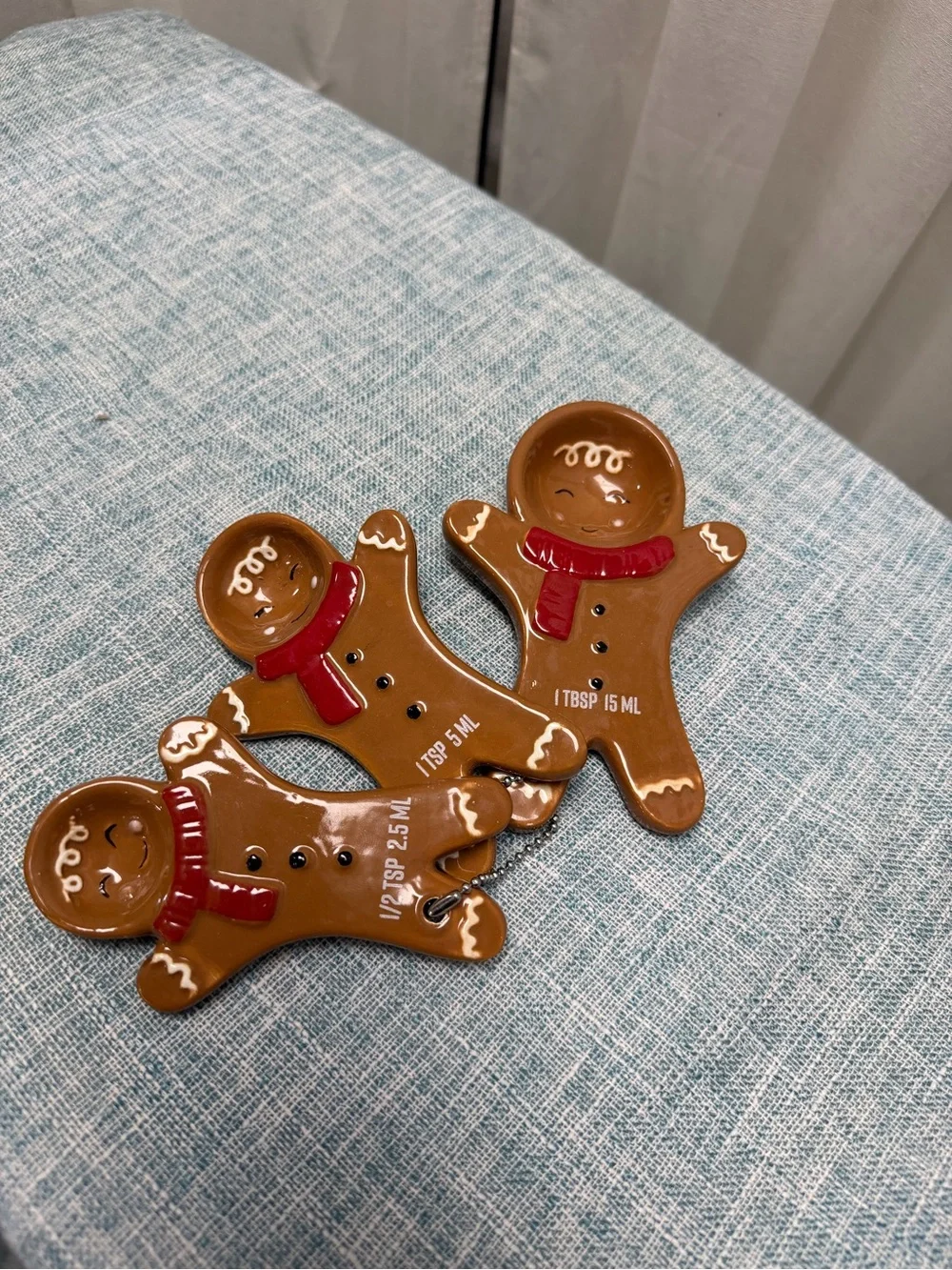 Adorable Gingerbread Man Measuring Spoon Set Ceramic Christmas Kitchen Decor